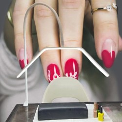 Multifunctionele Beauty - Manicure Lamp met tafelklem - Kleur: Wit Multifunctionele Beauty - Manicure Lamp met tafelklem - Kleur: Wit